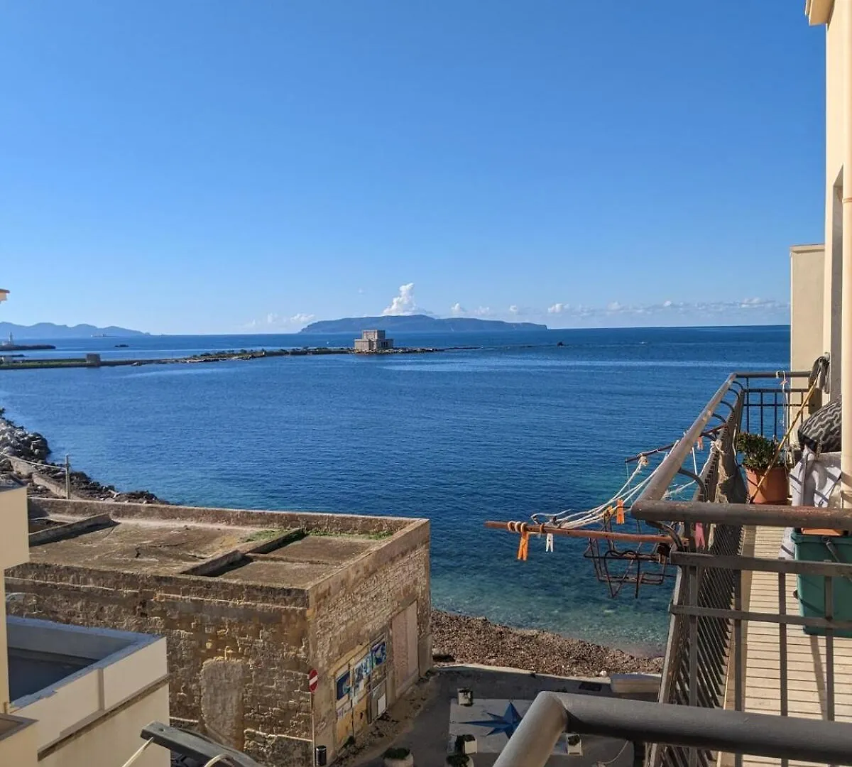 Casamare - By The Sea, Trapani Old Town Apartment Italy