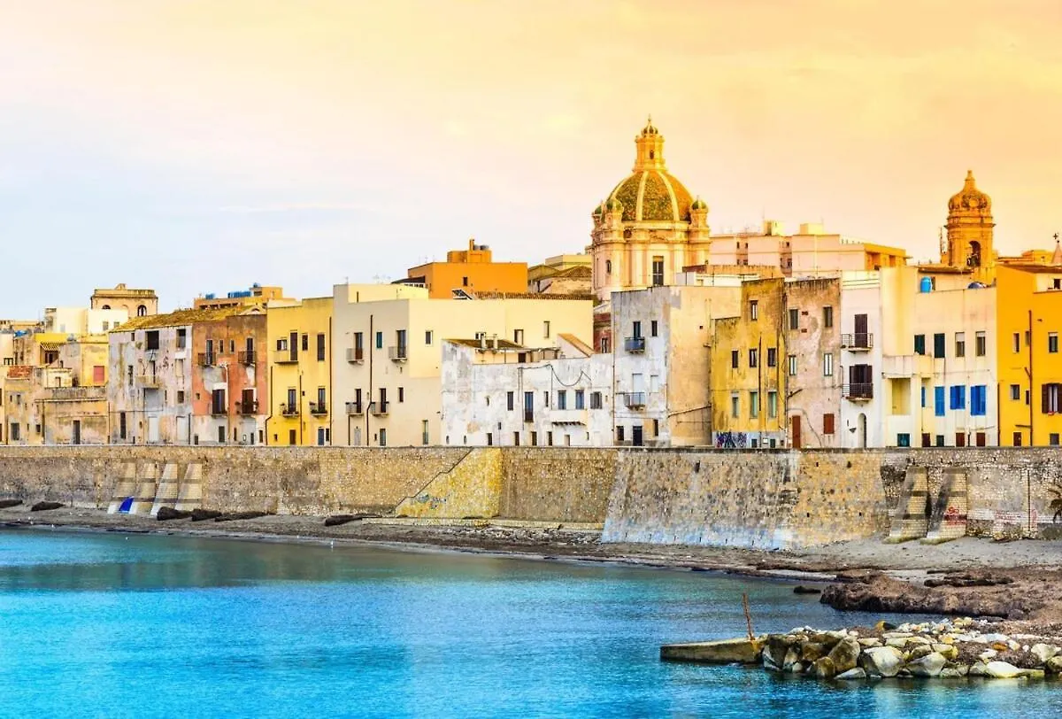 Casamare - By The Sea, Trapani Old Town Apartment 0*,  Italy