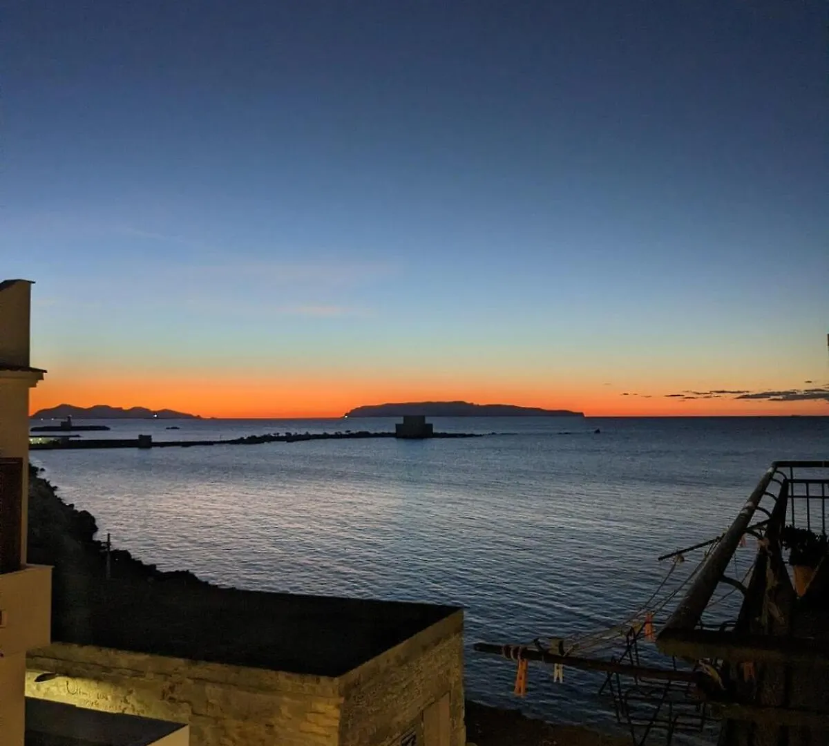 Casamare - By The Sea, Trapani Old Town Apartment 0*,